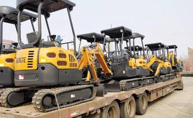 恒特挖掘機再次交付15臺微型挖掘機，助力客戶高效作業